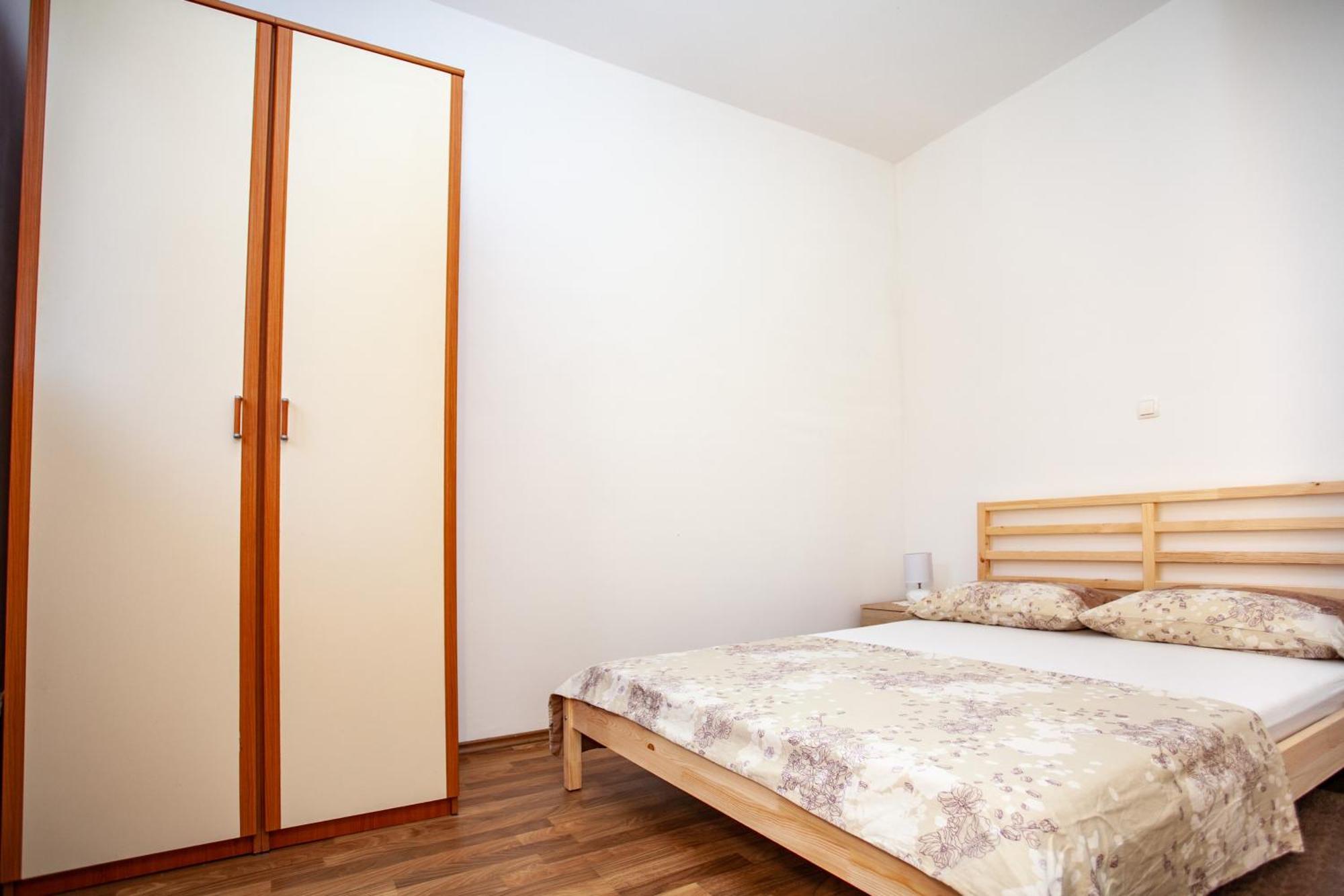 Ap Punta Next To Sandy Beach, Apartment With Garden Omiš Extérieur photo